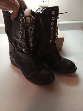 Women's Black Lace-Up Insulated Ankle Booties